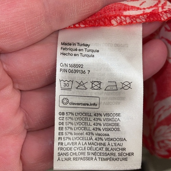 H&M Wrap Maxi Dress.  Red Floral Pattern with layered Skirt.  Size 6. - Picture 3 of 13